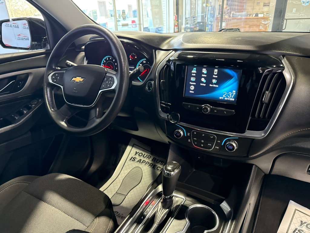 Used 2018 Chevrolet Traverse LS image 49