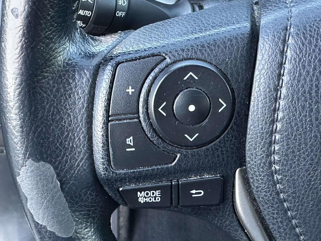 Used 2015 Toyota RAV4 Limited image 22