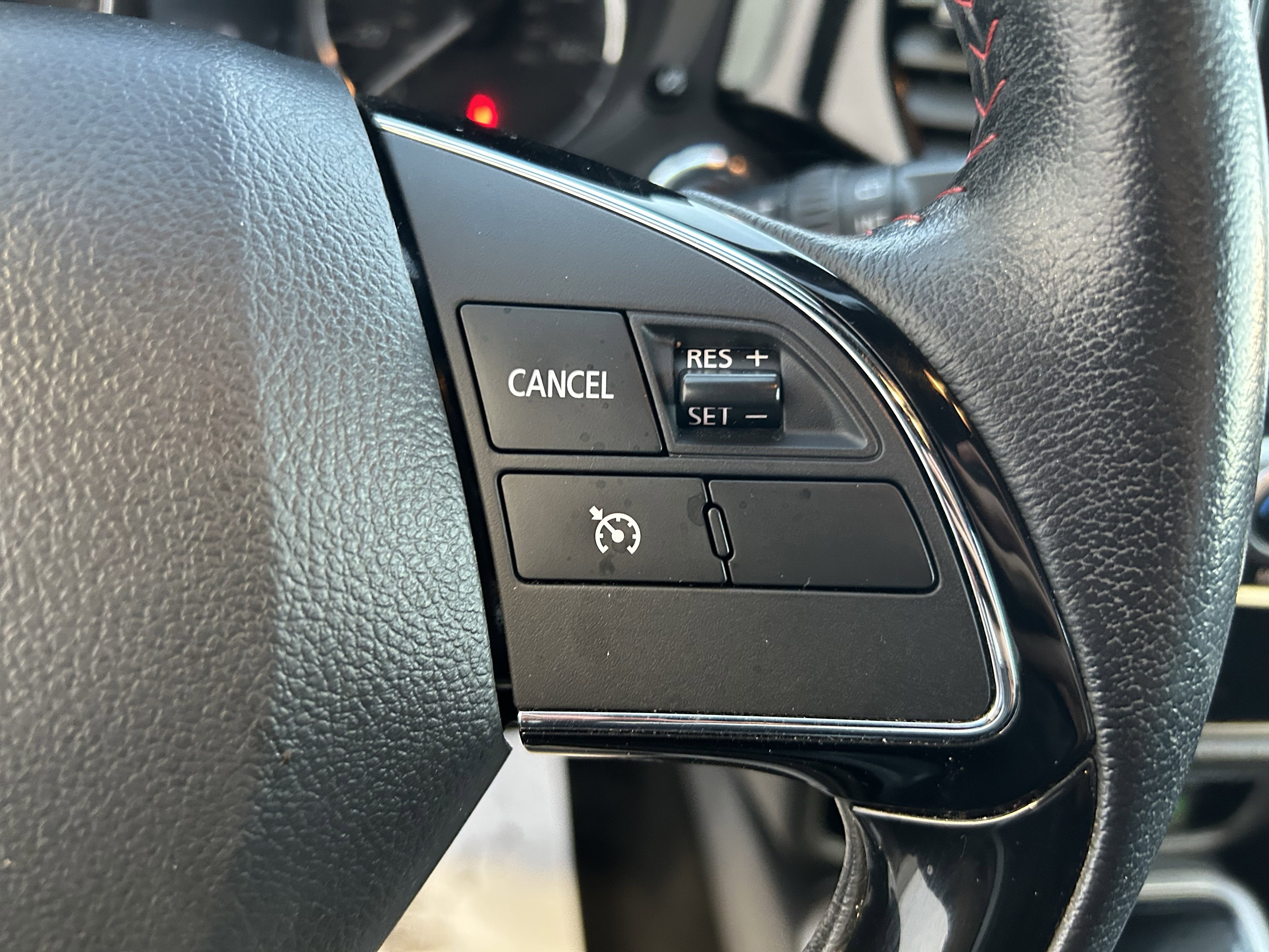 Used 2020 Mitsubishi Outlander LE image 22