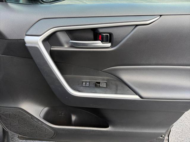 Certified 2025 Toyota RAV4 XLE FWD image 19