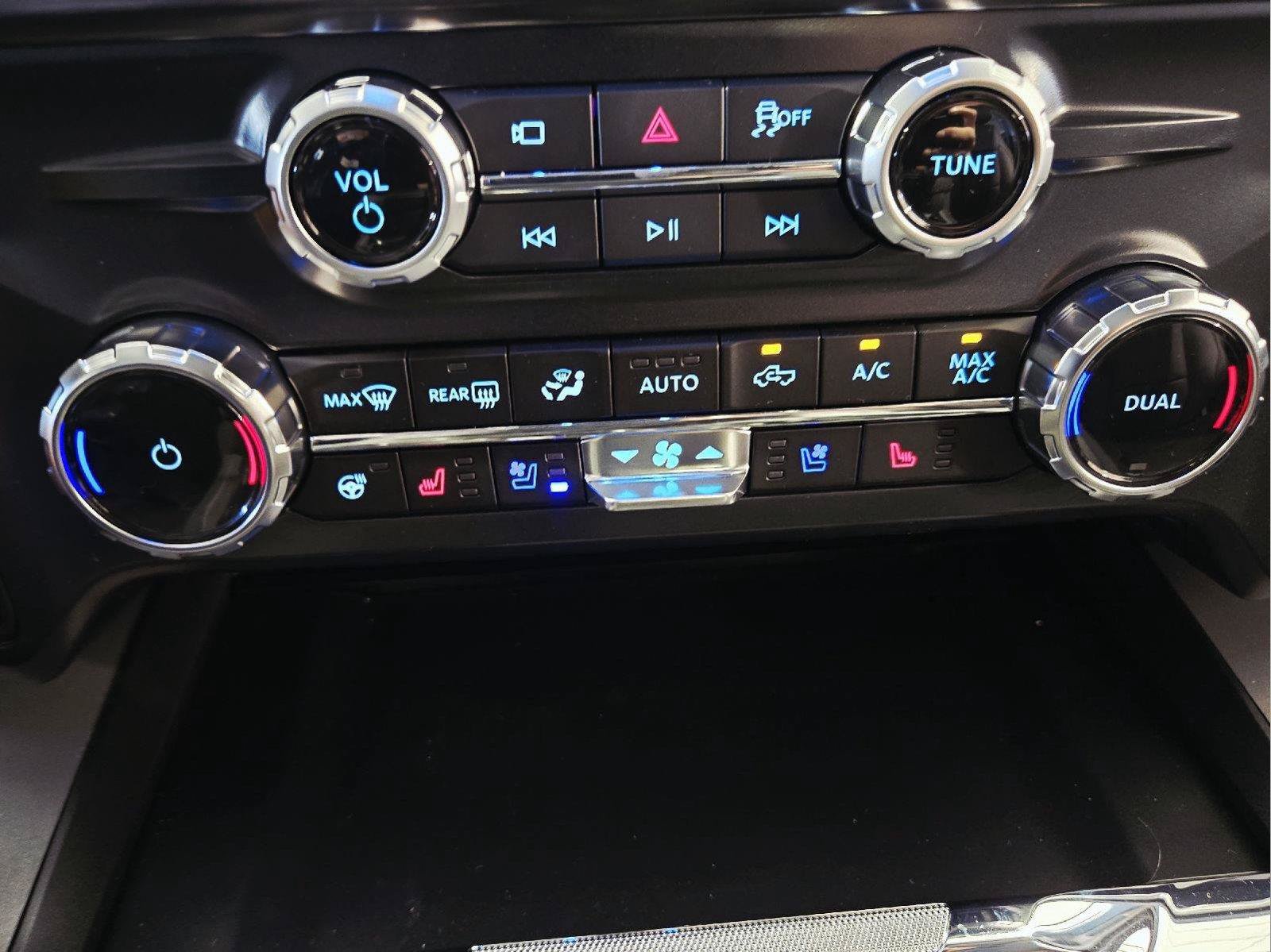 New 2026 Ford F350 Lariat w/ FX4 Off-Road Package AWD/4WD image 48
