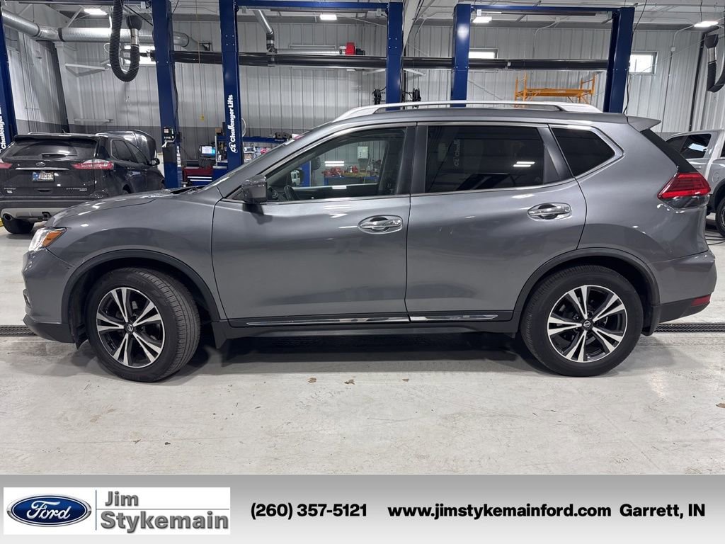 Used 2017 Nissan Rogue SL w/ SL Premium Package image 4