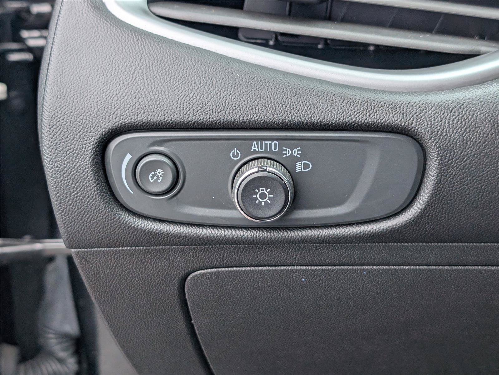Used 2024 Chevrolet Malibu RS FWD image 20