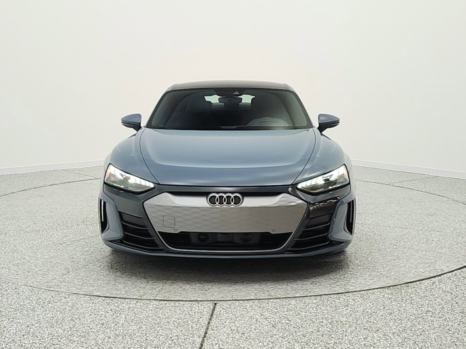 Used 2022 Audi e-tron GT Premium Plus image 2