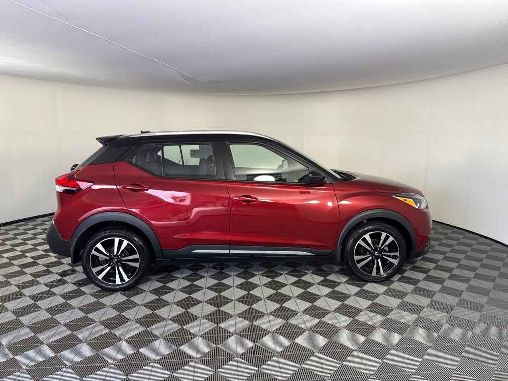 Used 2020 Nissan Kicks SR w/ SR Premium Package FWD image 6