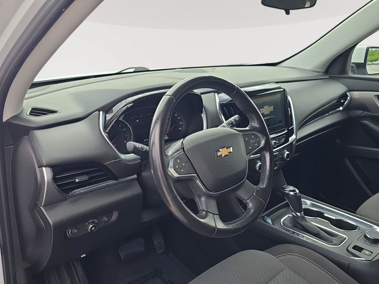 Used 2018 Chevrolet Traverse LT FWD image 4