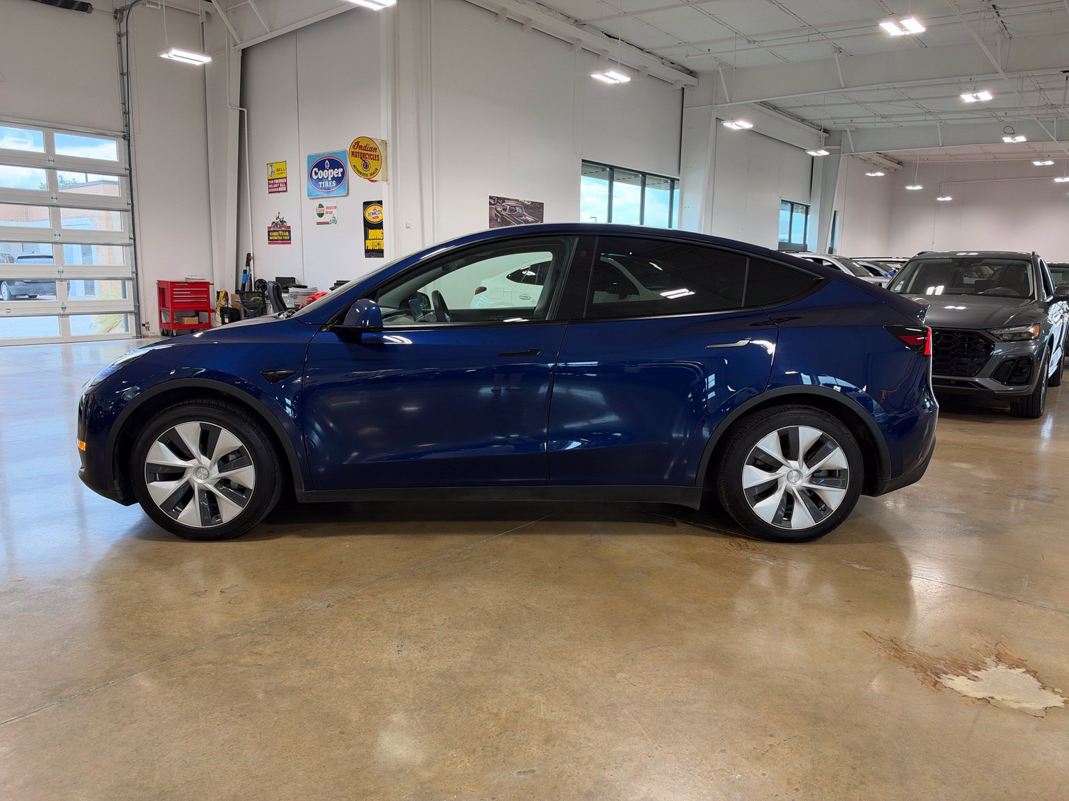 Used 2022 Tesla Model Y Long Range AWD/4WD image 4