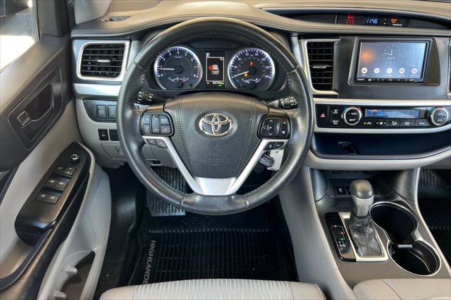 Certified 2019 Toyota Highlander Plus FWD image 15