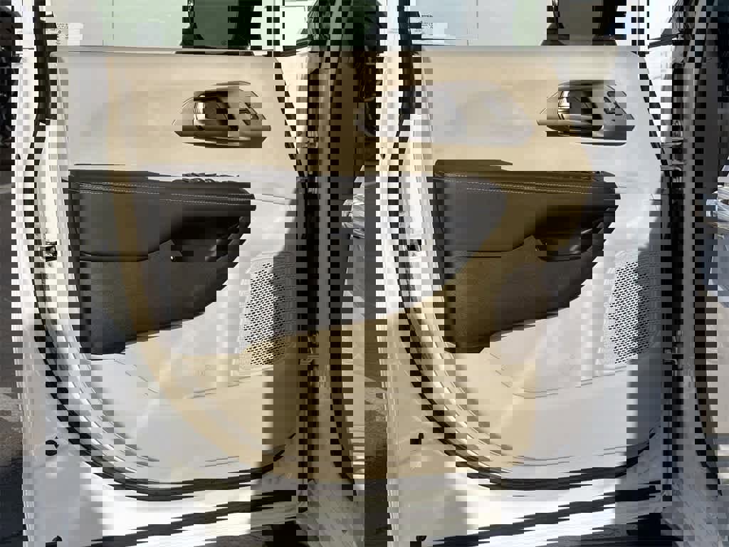 Used 2024 Chrysler Pacifica Select image 24