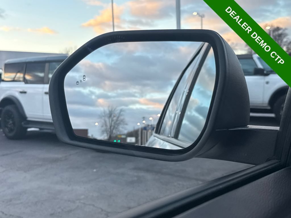 Used 2023 Ford Explorer XLT AWD/4WD image 43