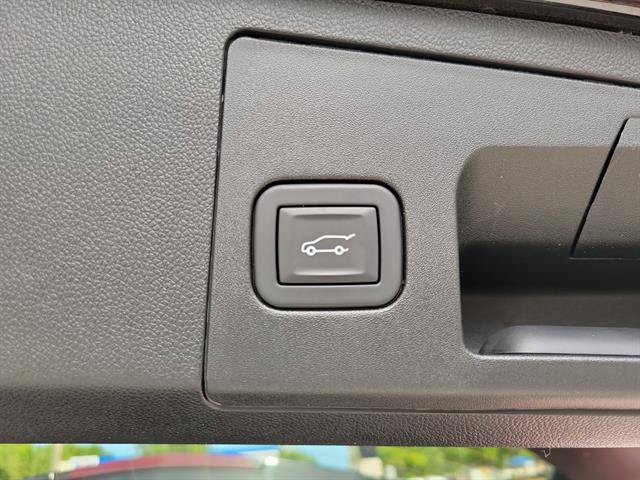 Certified 2025 Cadillac XT4 Premium Luxury FWD image 7