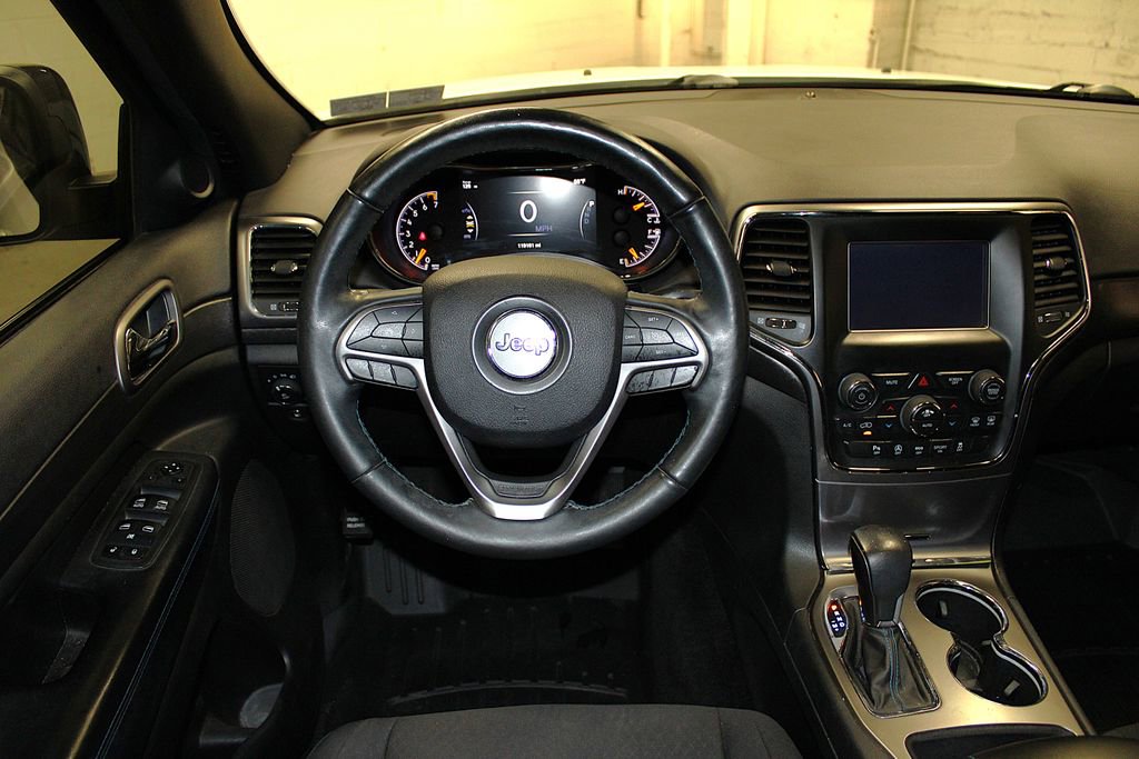 Used 2018 Jeep Grand Cherokee Laredo AWD/4WD image 13