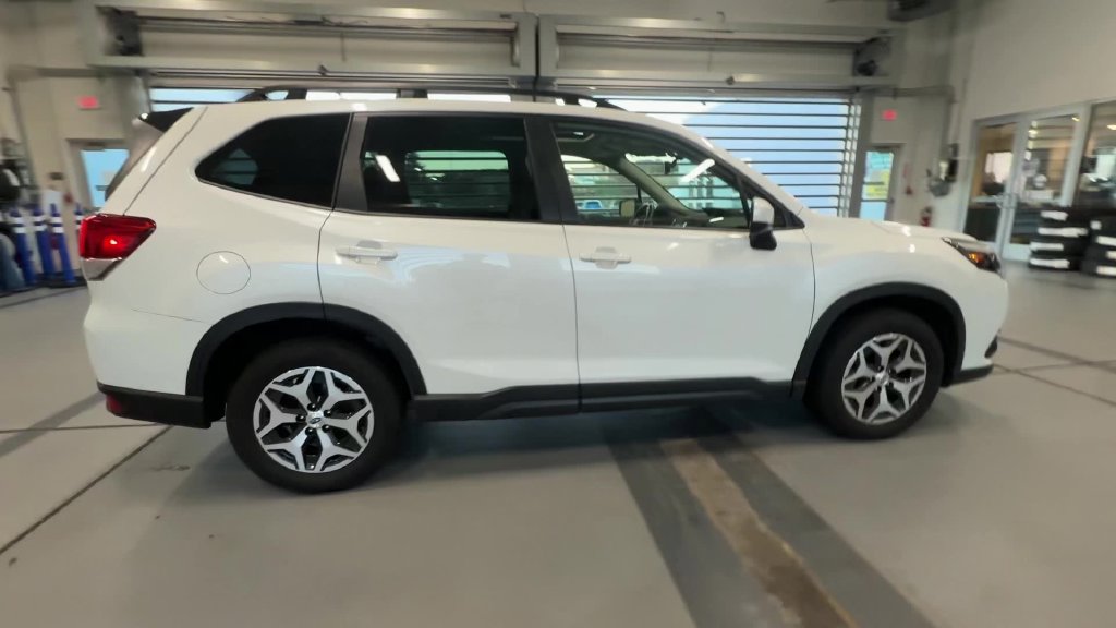 Certified 2024 Subaru Forester Premium AWD/4WD image 12