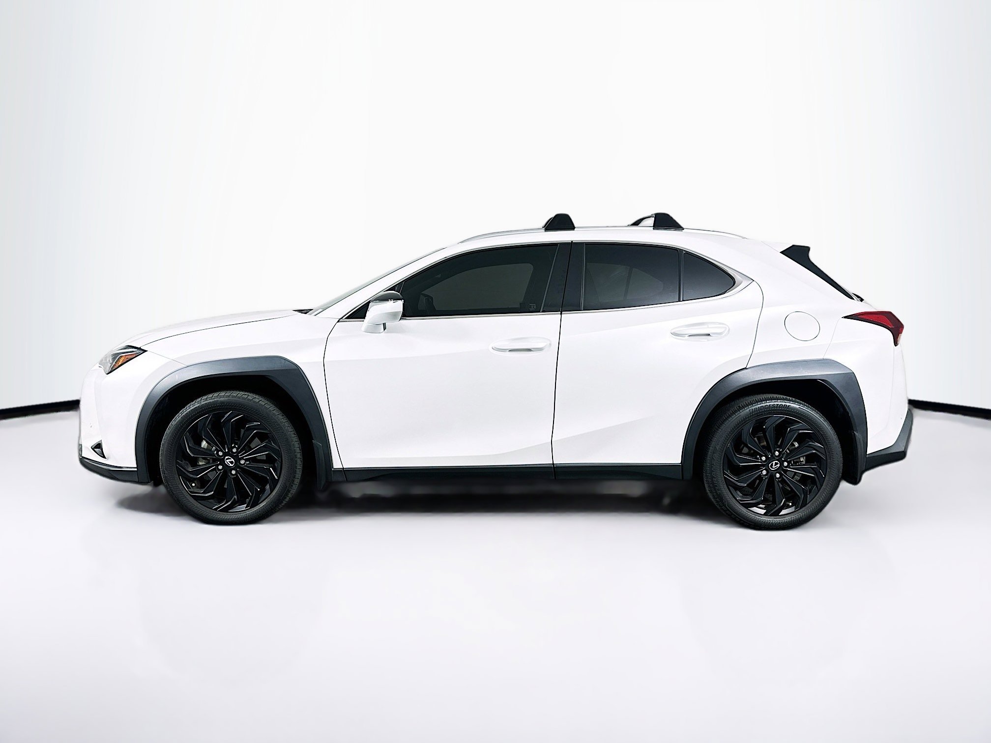 Used 2023 Lexus UX 250h FWD image 4