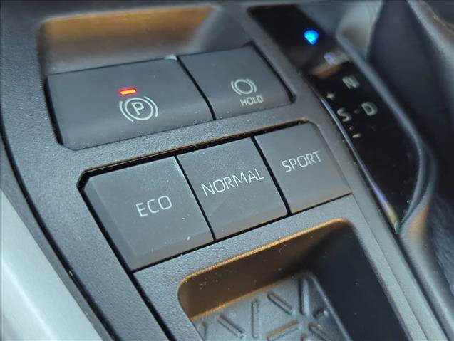 Used 2022 Toyota RAV4 LE FWD image 23