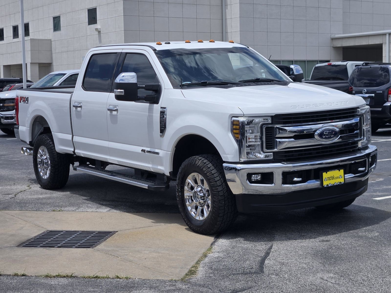 Used 2019 Ford F250 XLT w/ XLT Premium Package AWD/4WD image 3