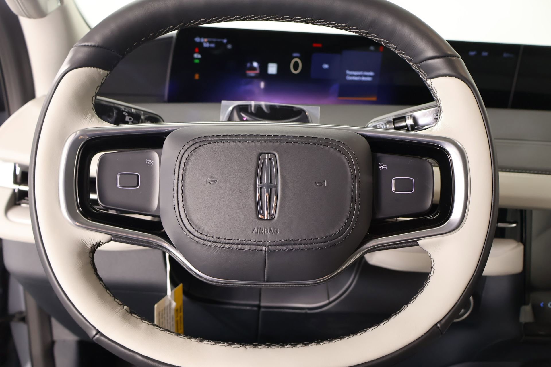 New 2026 Lincoln Navigator Premiere image 3