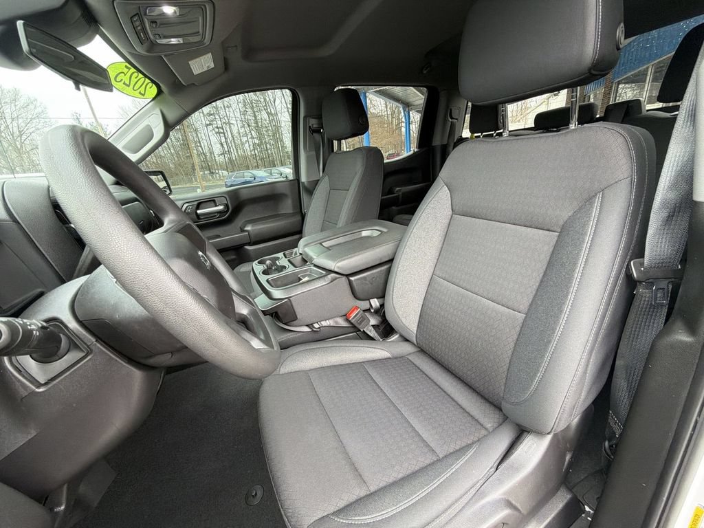 Used 2025 Chevrolet Silverado 1500 Custom Trail Boss AWD/4WD image 19