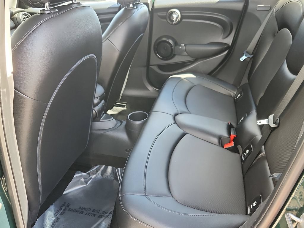 Used 2018 MINI Cooper 4-Door Hardtop FWD image 9