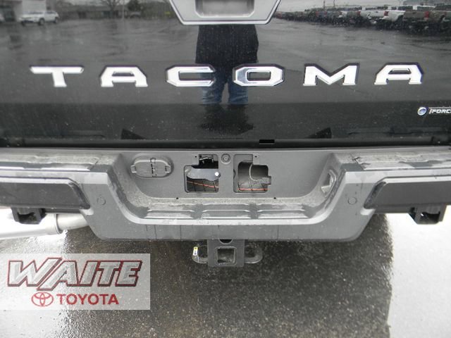 New 2026 Toyota Tacoma Limited AWD/4WD image 4