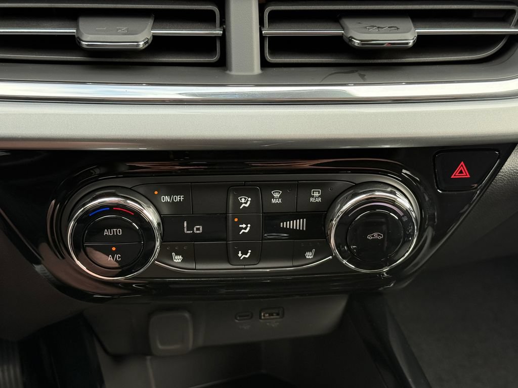 New 2026 Chevrolet Trax LT w/ Driver Confidence Package FWD image 17