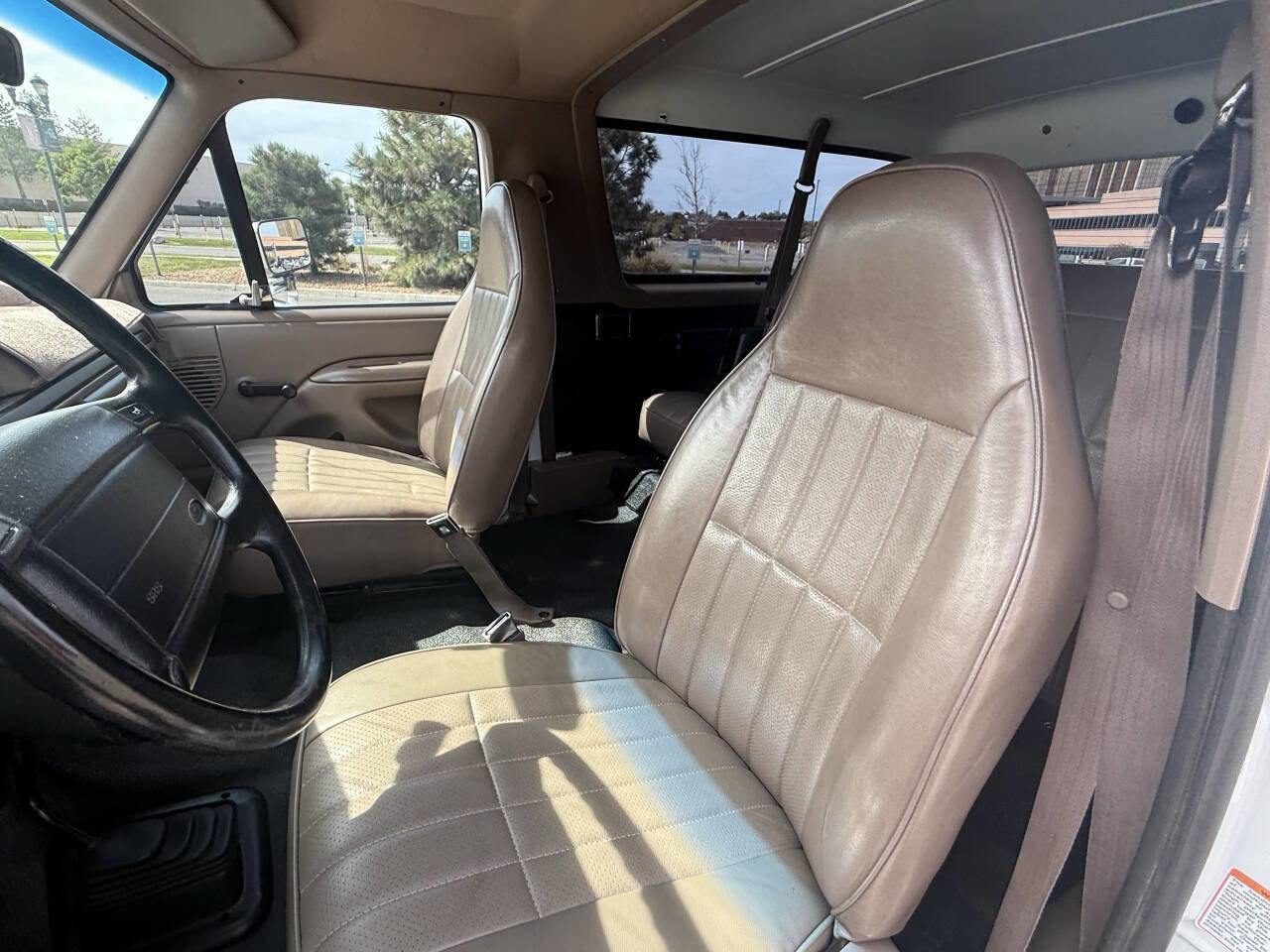 Used 1996 Ford Bronco XLT image 16