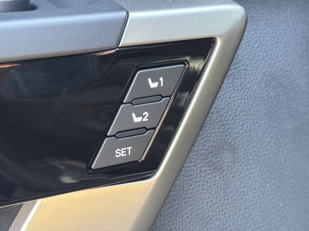 New 2026 Toyota Tundra Limited AWD/4WD image 17