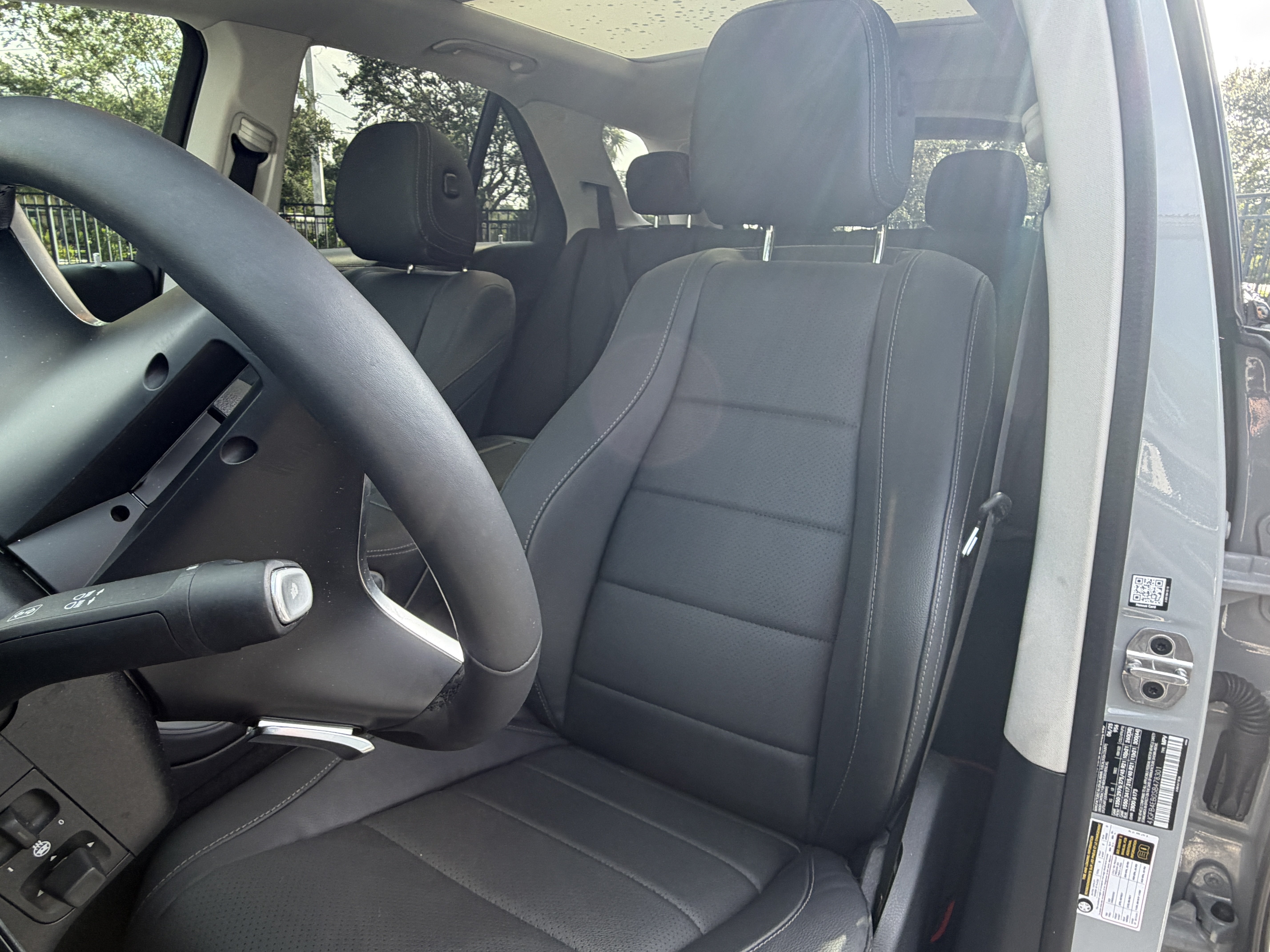 Used 2025 Mercedes-Benz GLE 350 4MATIC image 5