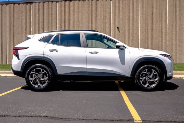 Used 2024 Chevrolet Trax LT w/ Driver Confidence Package FWD image 34