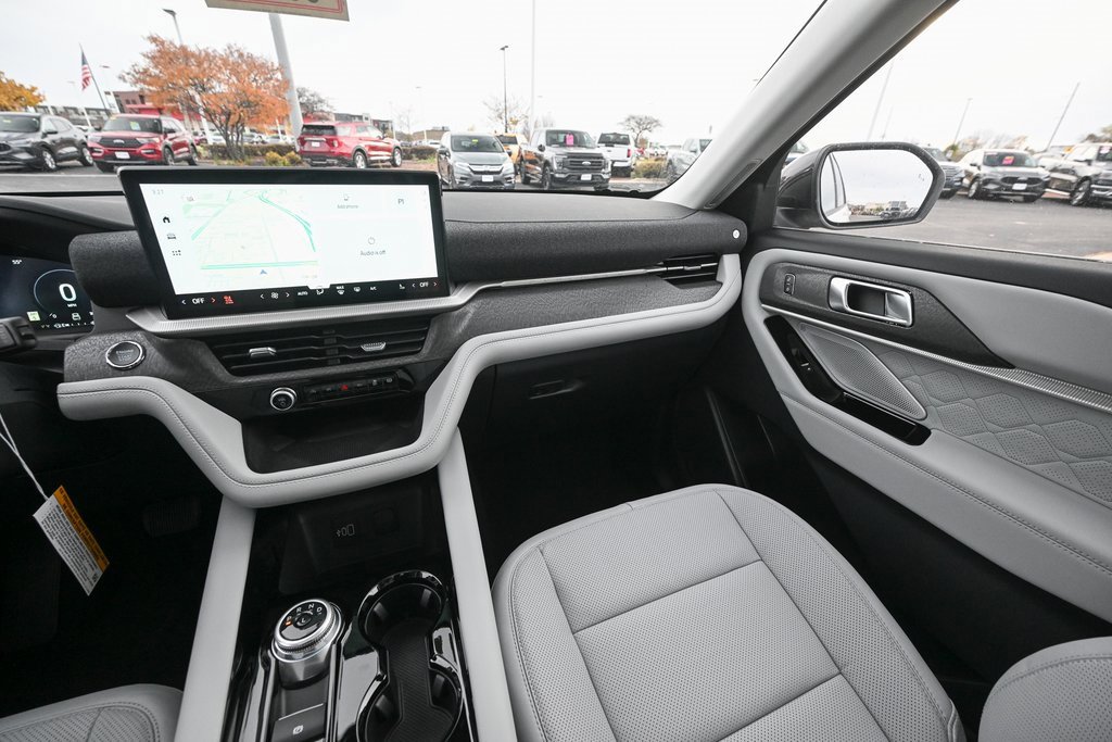 New 2026 Ford Explorer Platinum w/ LUX Leather Package image 31