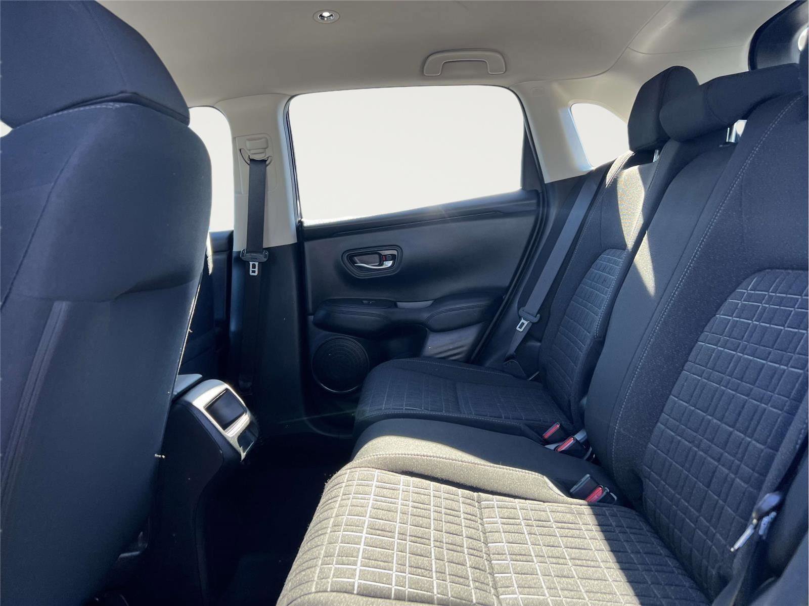 Used 2023 Honda HR-V LX image 13