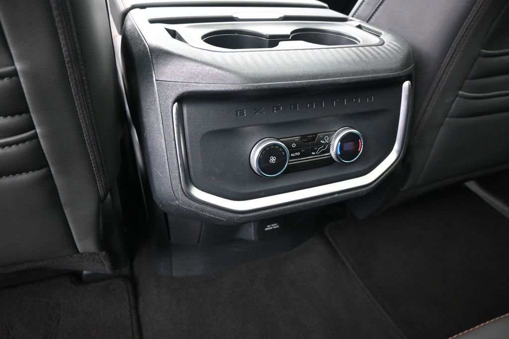 Used 2025 Ford Expedition Max Active AWD/4WD image 16