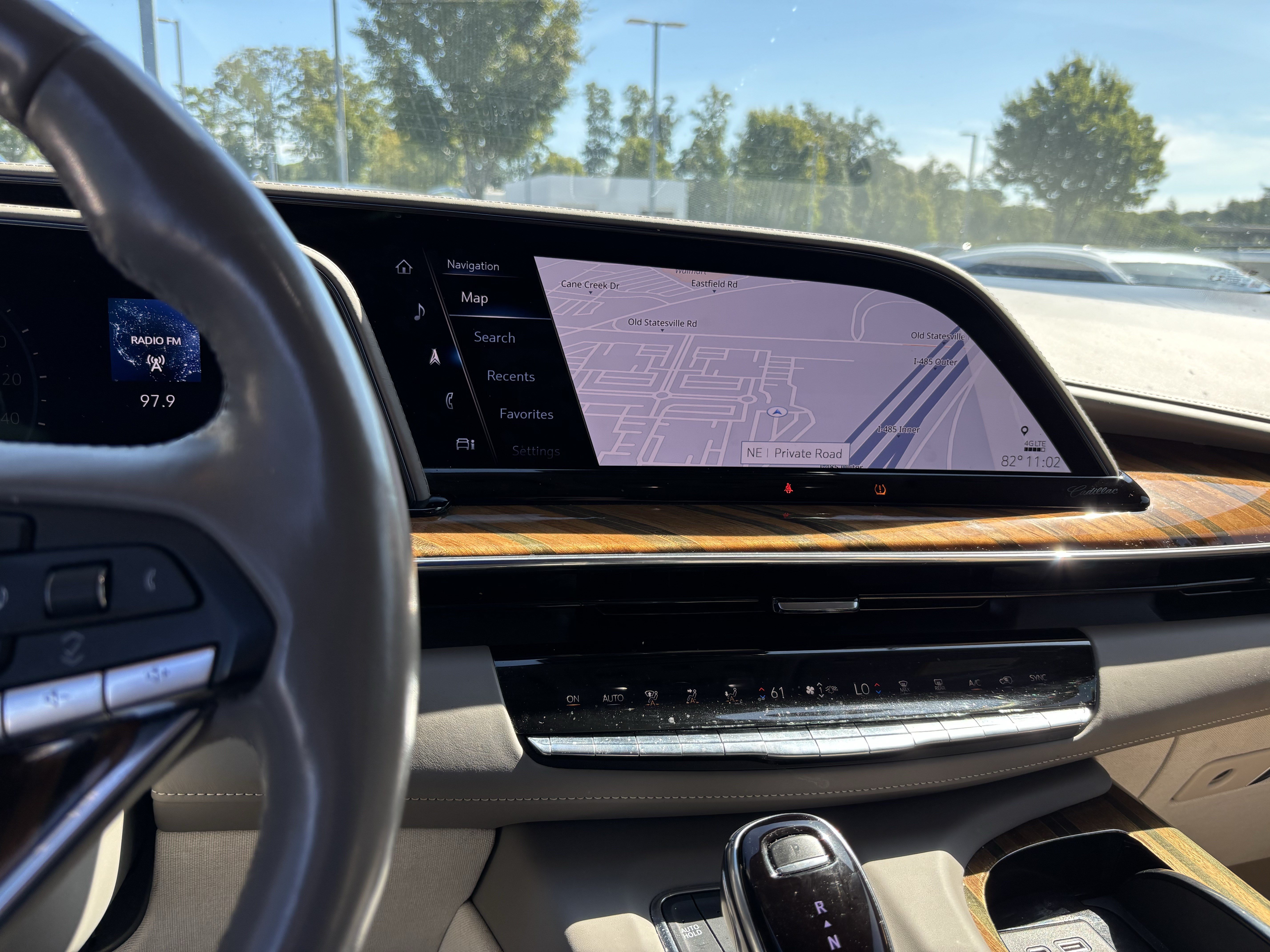 Used 2021 Cadillac Escalade Premium Luxury Platinum RWD image 30