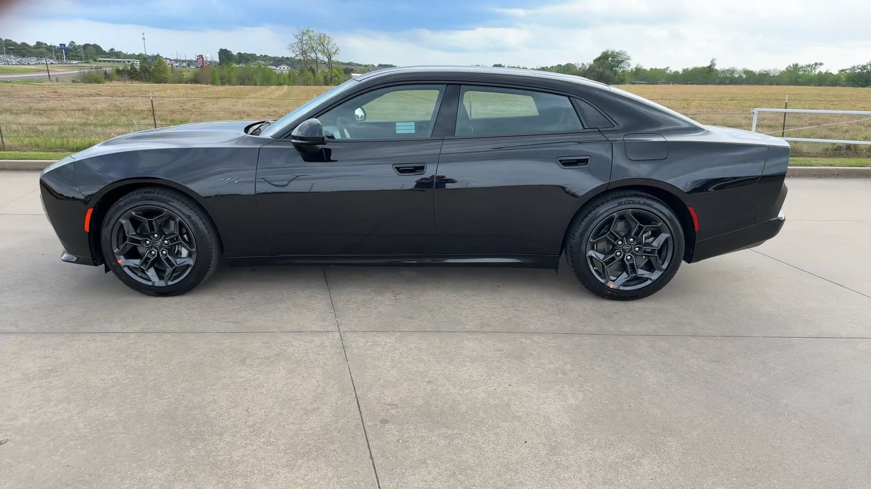New 2026 Dodge Charger R/T AWD/4WD image 6