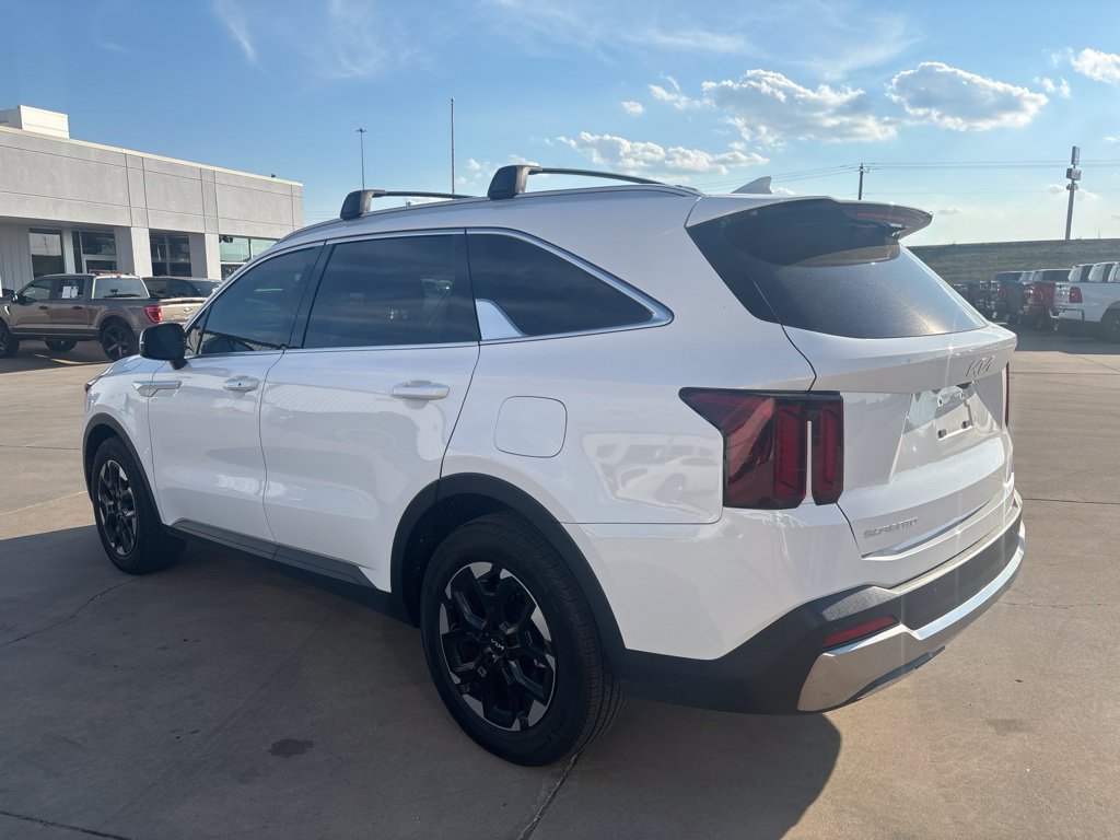 Used 2025 Kia Sorento S w/ Panoramic Sunroof Package FWD image 5