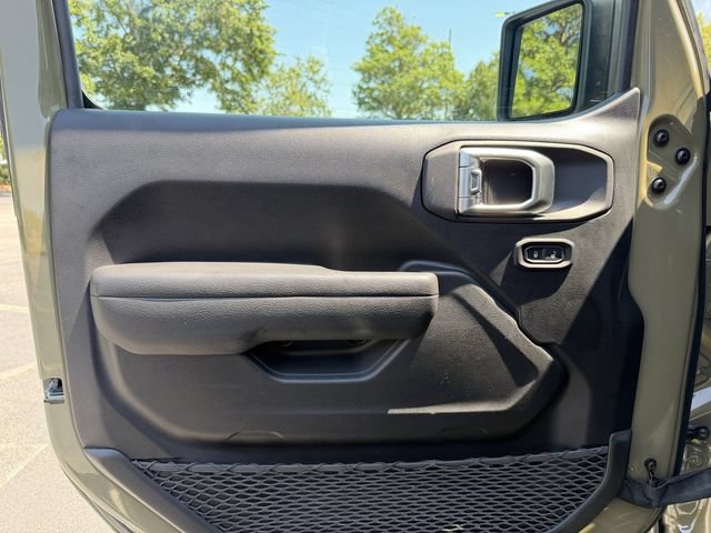 Used 2025 Jeep Wrangler Sport AWD/4WD image 9