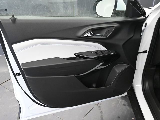 New 2026 Chevrolet Trax LT w/ Driver Confidence Package image 17