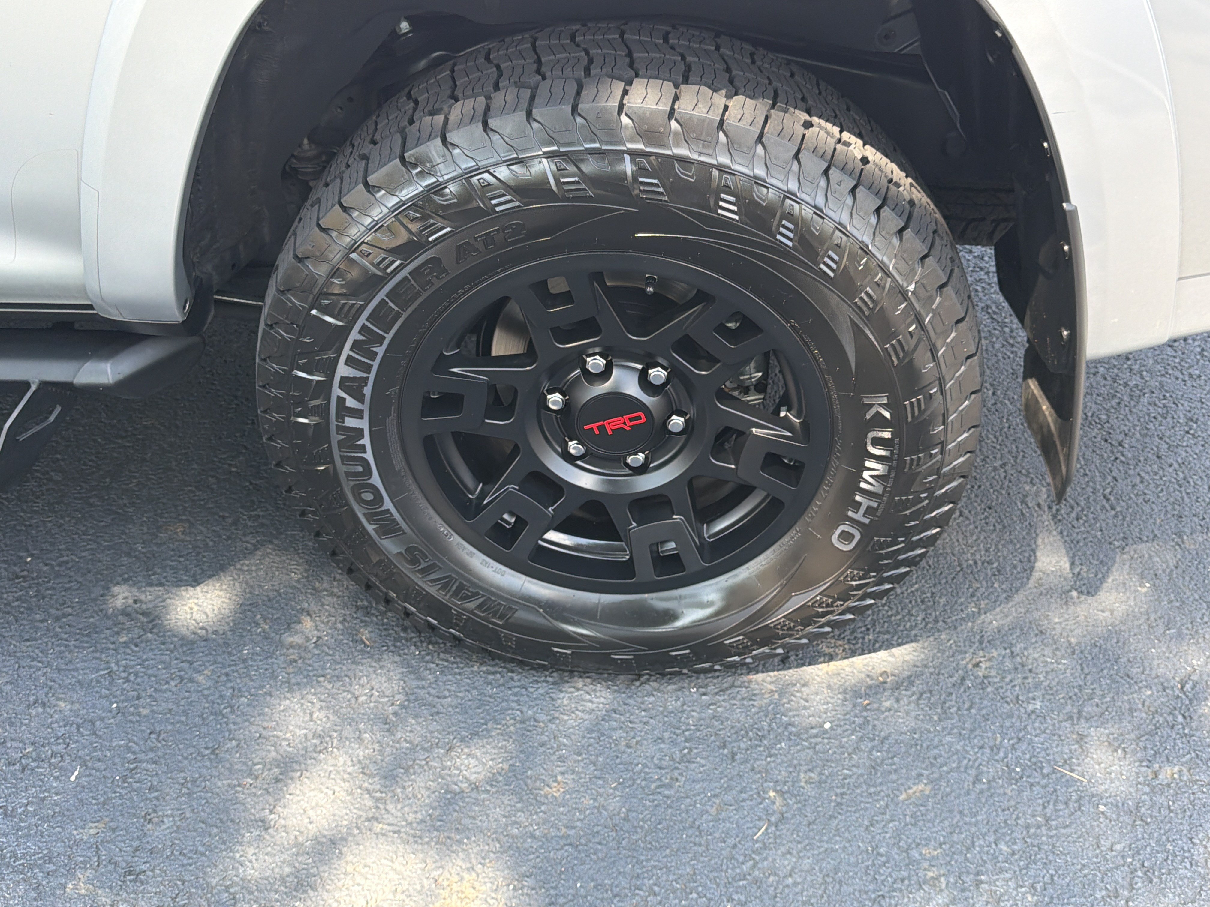 Used 2023 Toyota 4Runner TRD Off-Road Premium w/ Moonroof Package AWD/4WD image 19