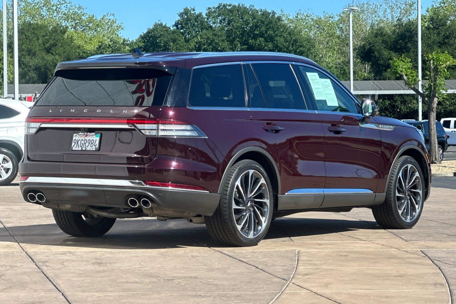 Used 2023 Lincoln Aviator Reserve w/ Equipment Group 201A image 4