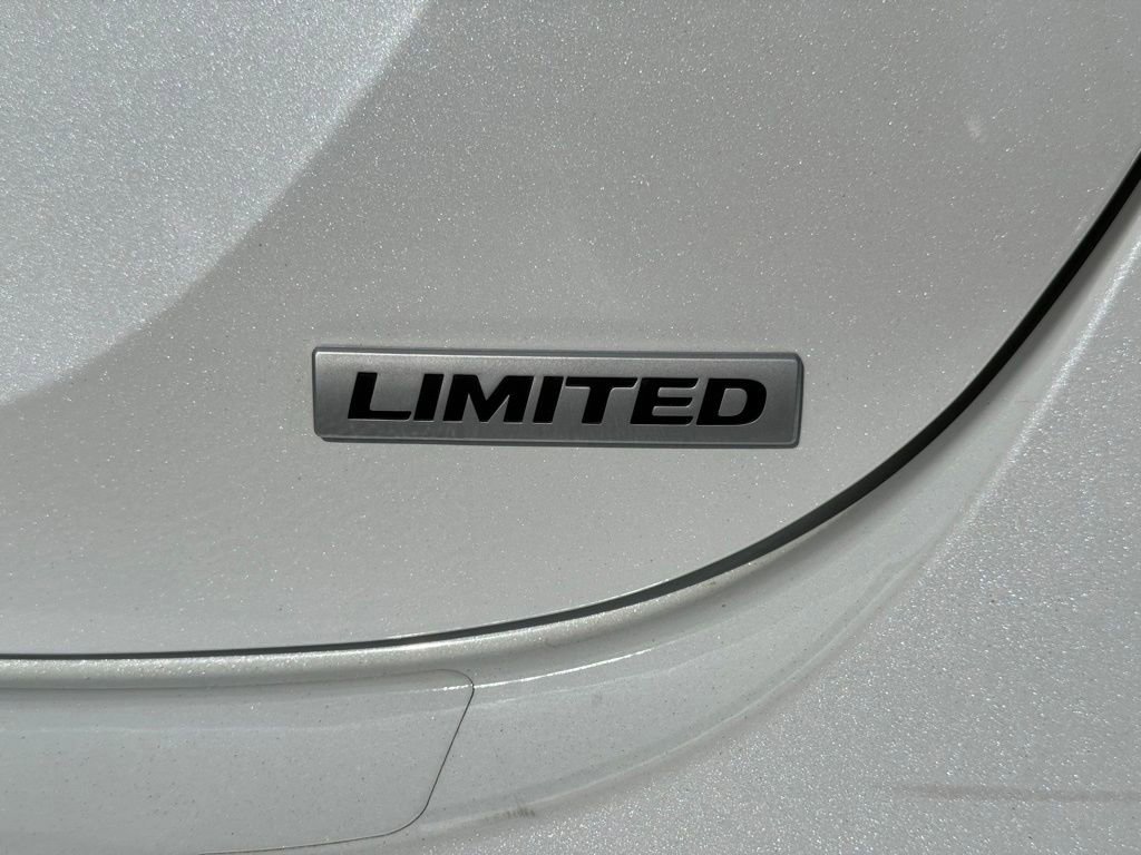 Used 2016 Hyundai Elantra Limited FWD image 8