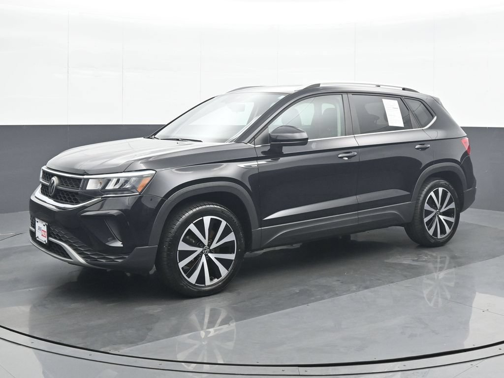 Used 2022 Volkswagen Taos SE AWD/4WD image 2