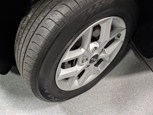 Used 2024 Kia Soul S FWD image 8