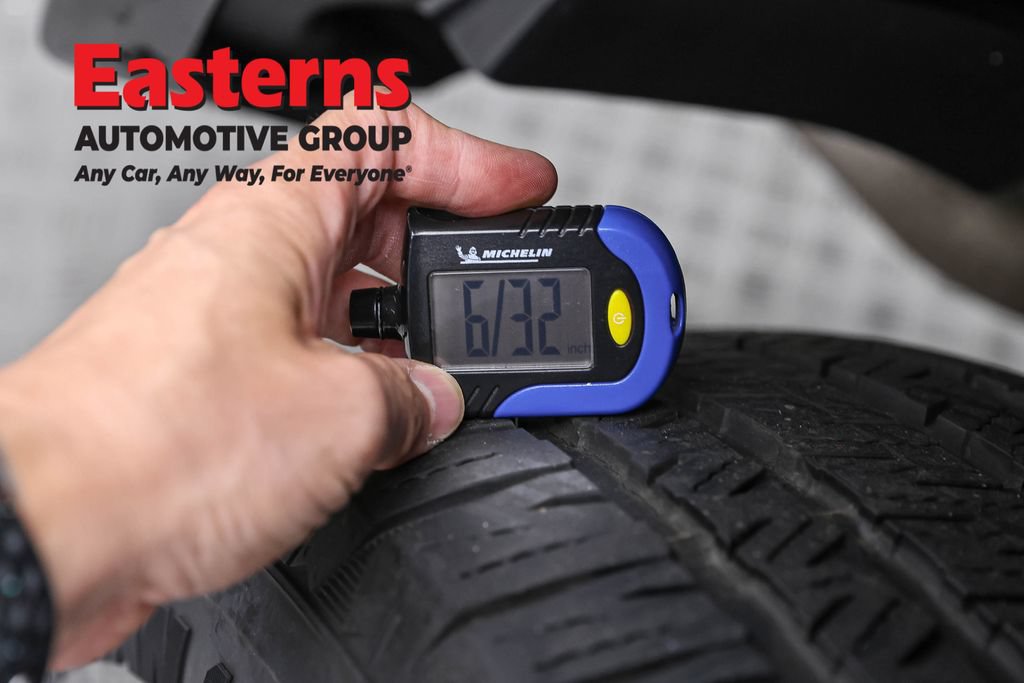 Used 2024 Jeep Wrangler Unlimited w/ Convenience Group AWD/4WD image 30
