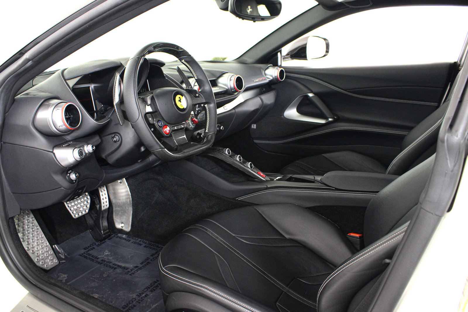 Used 2019 Ferrari 812 Superfast RWD image 2