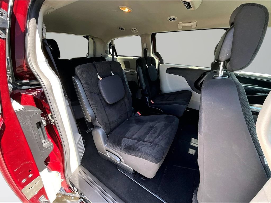 Used 2019 Dodge Grand Caravan SE FWD image 27