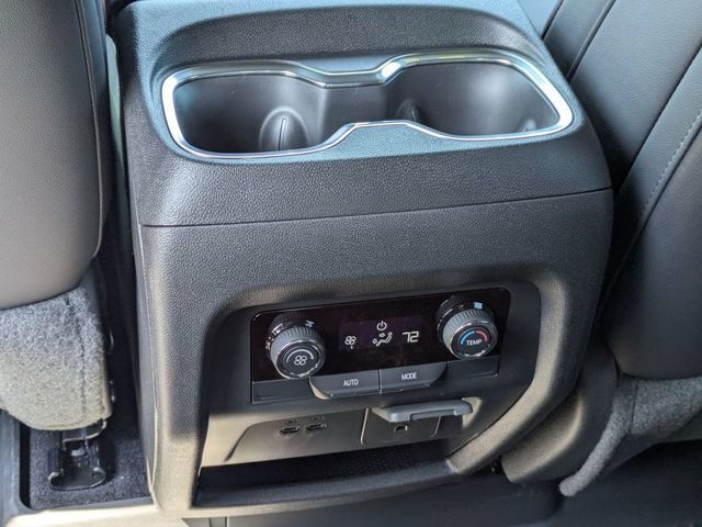 New 2026 Chevrolet Traverse Z71 w/ Enhanced Driving Package AWD/4WD image 31
