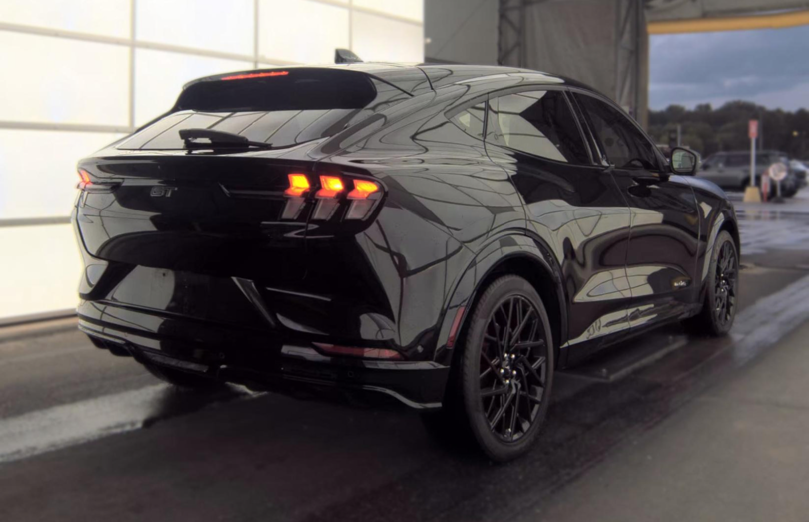 Used 2023 Ford Mustang Mach-E GT w/ GT Performance Edition AWD/4WD image 4