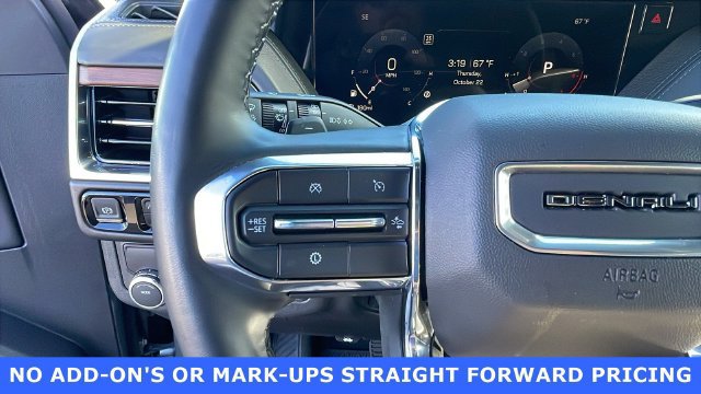 Used 2025 GMC Yukon Denali RWD image 24