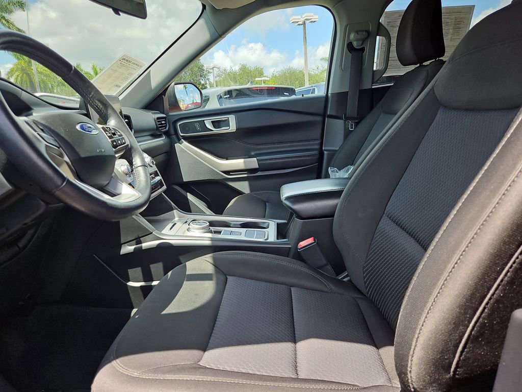 Used 2022 Ford Explorer XLT image 15