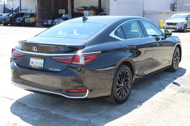 Used 2024 Lexus ES 300h w/ Accessory Package (Z1) FWD image 4